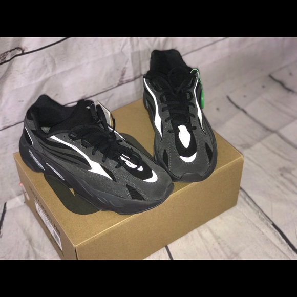 Yeezy 700 “ vanta “